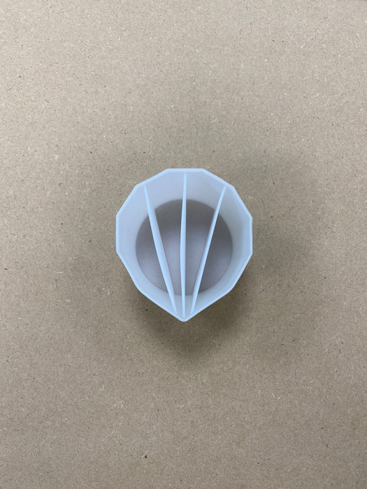 Silicone Mixing with Distribution Slots Measuring cup | Tools - Resinarthub