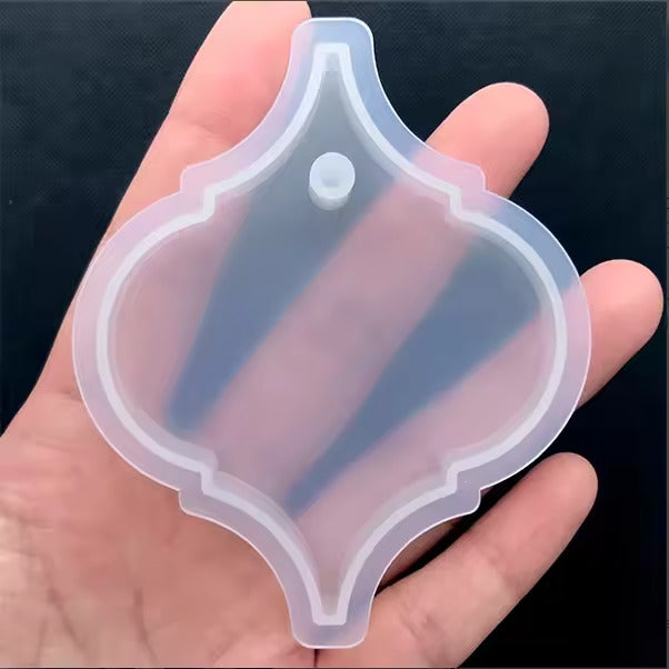 Big Scalloped Tag Silicone