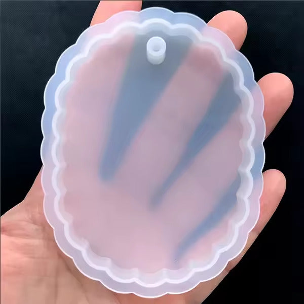 Big Scalloped Tag Silicone