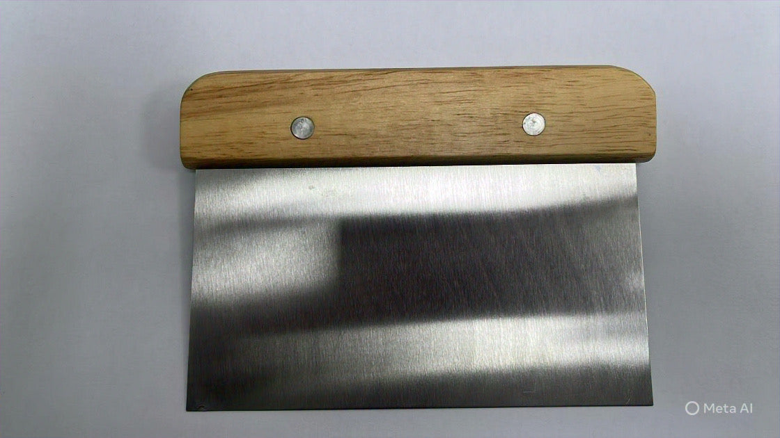 سكين مسطحة من الفولاذ المقاوم للصدأ بمقبض خشبي