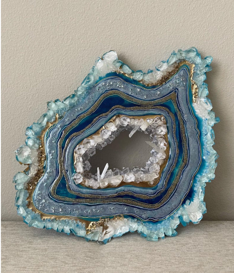 ورشة عمل فن الراتنج الجيود